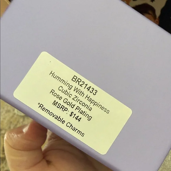 BP Chatmelier Humming with Happiness - Picture 2 of 3